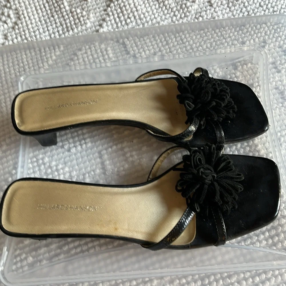 Hillard & Hanson black patent leather 1.5 inch heeled sandals. Size 6.5.